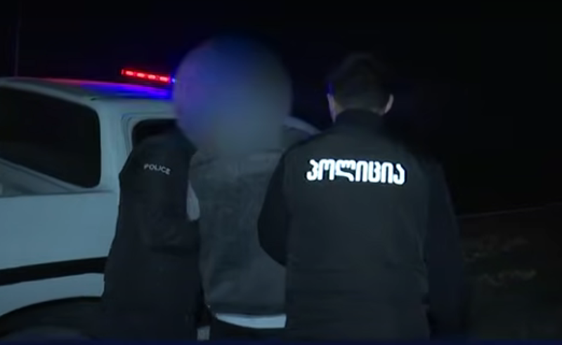 პირს მოსთხოვეს ფული, წაიყვანეს დაუსახლებელ ადგილზე, გააშიშვლეს, გადაუღეს ფოტო და გასაჯაროებით დაემუქრნენ - რა მოხდა ქვემო ქართლში