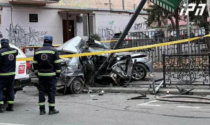 ავარია ფალიაშვილის ქუჩაზე - დაიღუპა მამაკაცი, მძღოლი კი კლინიკაშია გადაყვანილი: რა დეტალები ხდება ცნობილი