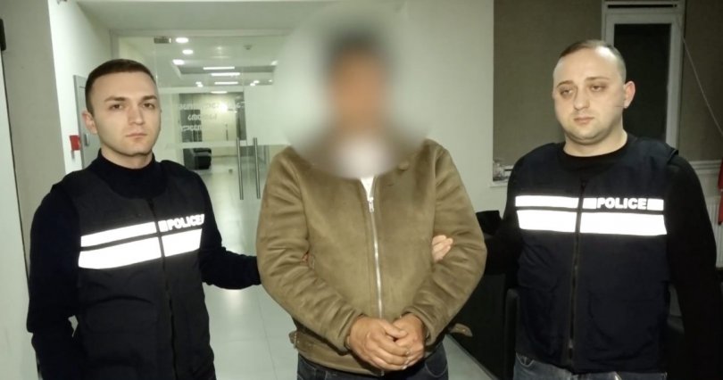 დაკავებულია მამა, რომელიც 3 არასრულწლოვან შვილზე სექსუალურად და ფიზიკურად ძალადობდა