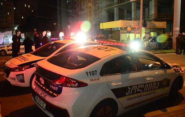 33 წლის კაცმა დანით ერთბაშად 3 ადამიანი დაჭრა - სად მოხდა შემთხვევა და ვინ დააპატიმრა პოლიციამ?