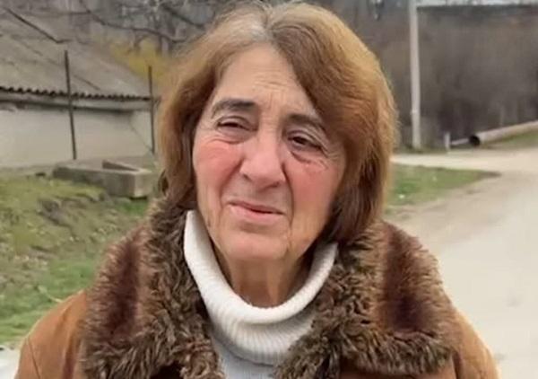 სერიული მკვლელობისთვის გასამართლებული ვენერა ობოლაშვილი საჯაროდ აცხადებს, რომ შვილი მასზე ფიზიკურად ძალადობს - "ვეუბნები, ბიჭო, რატომ აზრზე ვერ მოდიხარ, რატომ აკეთებ ამას...“